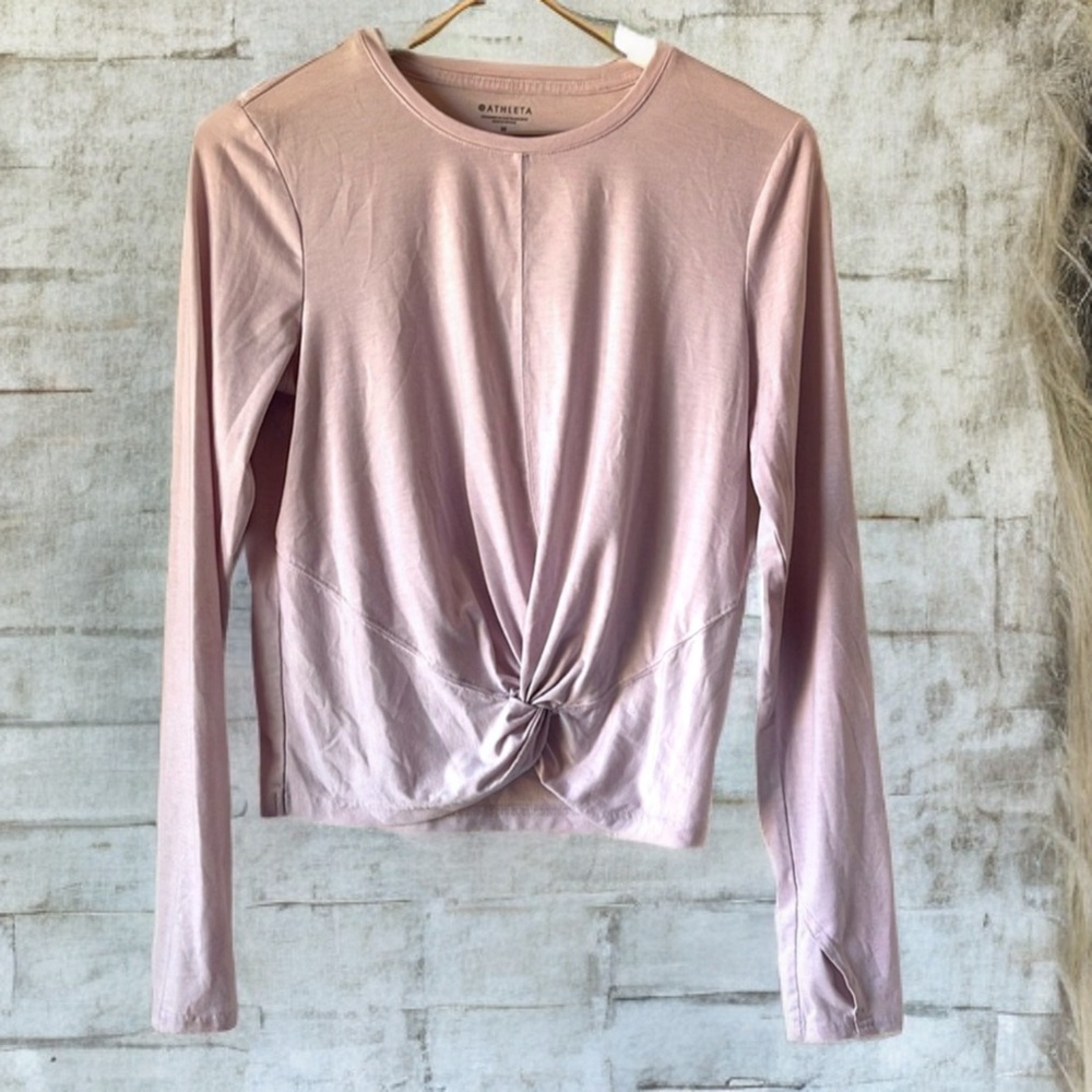 Athleta Pinkish Lavender twist front top with thumbholes